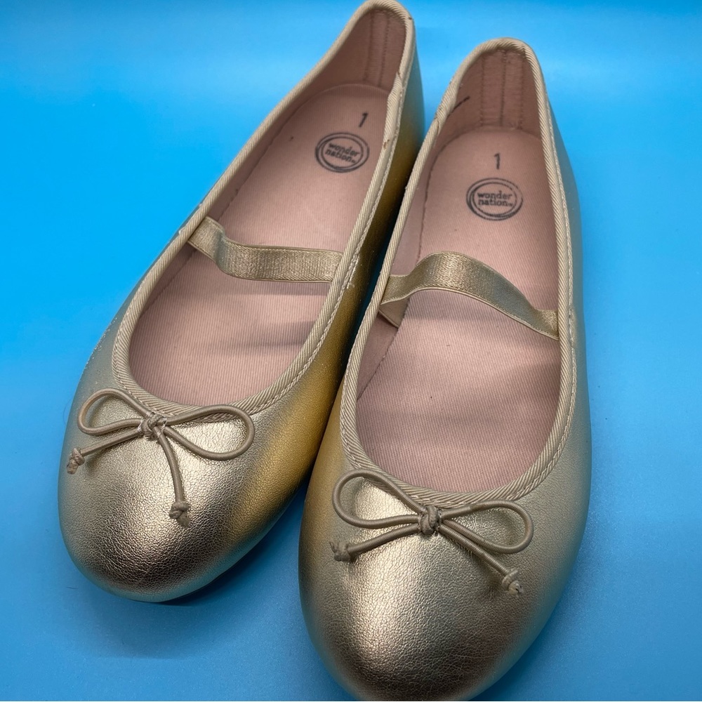 Wonder Nation gold ballet style dress shoe sz 1Y